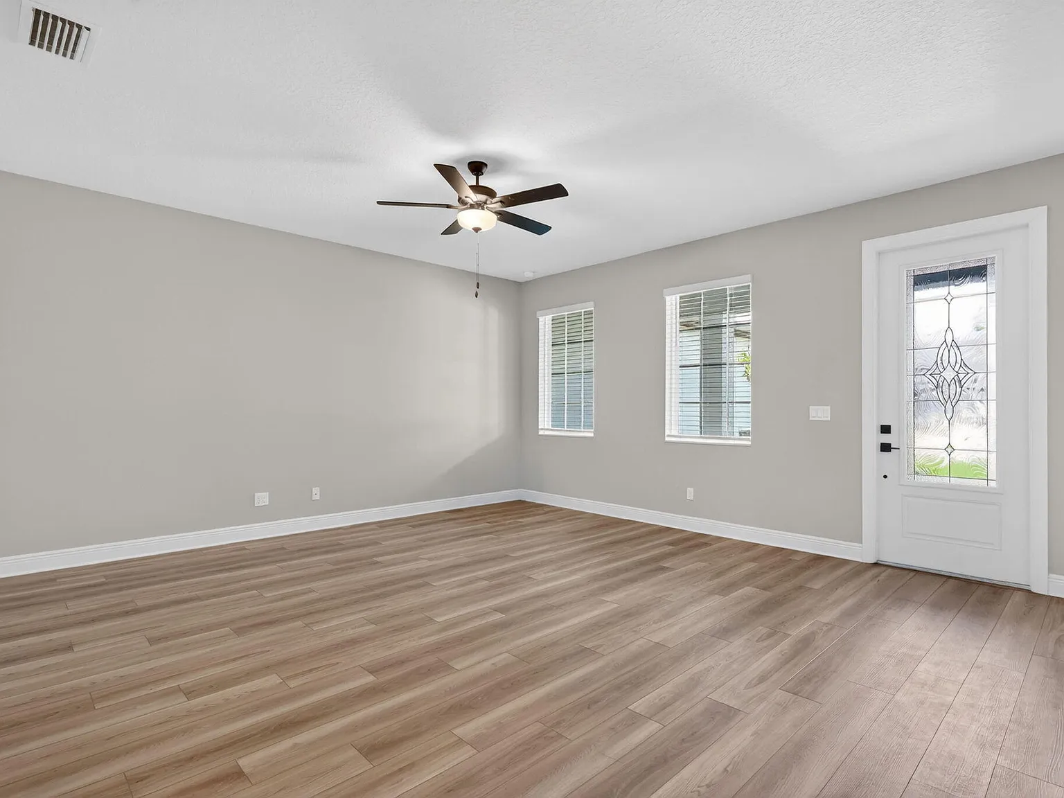 2 bed, 2.0 bath, 1245 sqft, $2,100 — Photo 2