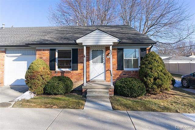 1st image of 402 Bon Brae Ct