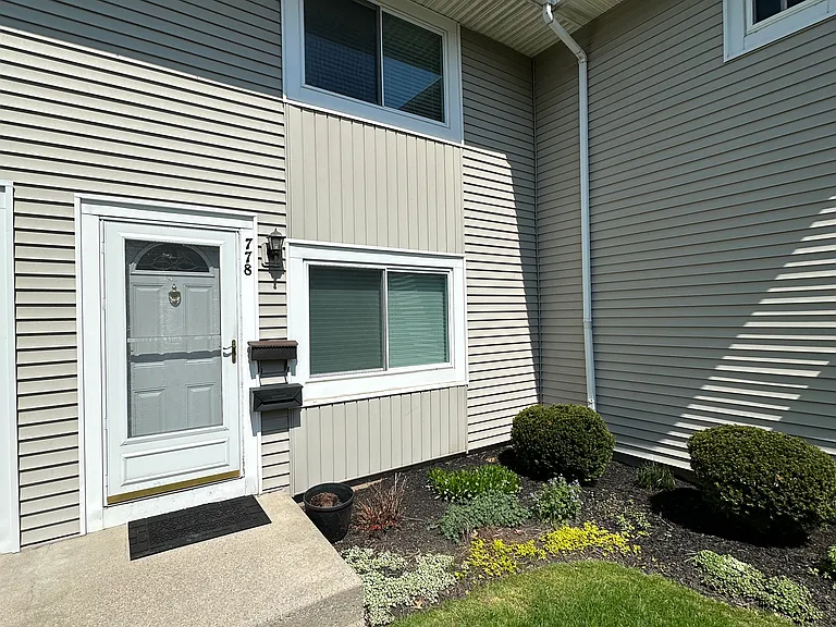 778 Eastbrooke Ln #1 — Photo 10