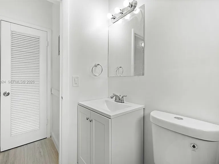 7721 Dickens Ave #6 — Photo 13