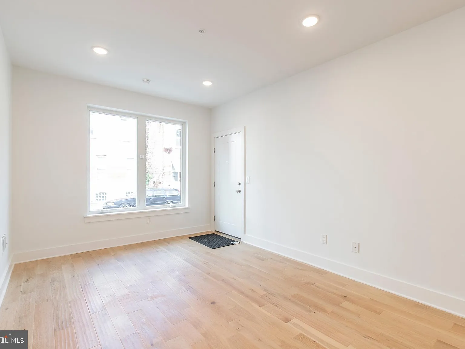 3 bed, 2.0 bath, 1200 sqft, $1,850 — Photo 4
