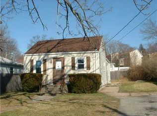 28 Sampson Ave, North Providence, RI 02911