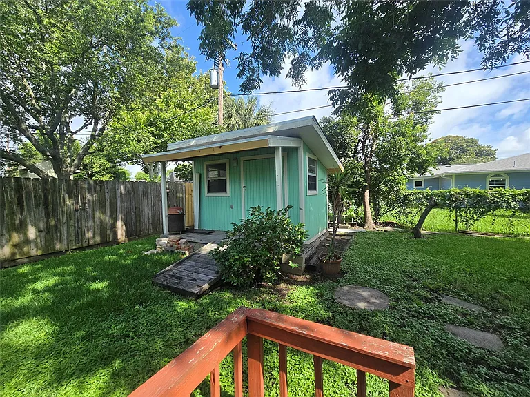 308 Mackeral St — Photo 16