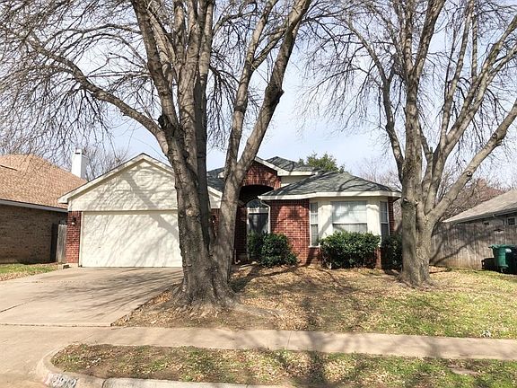 2nd image of 2912 Forest Creek Dr