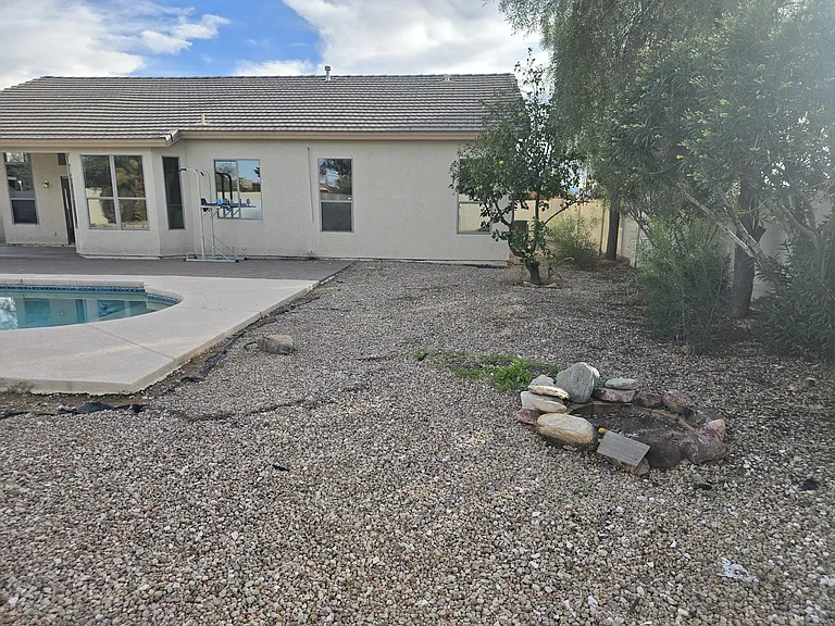 8228 W Palmaire Ave — Photo 15