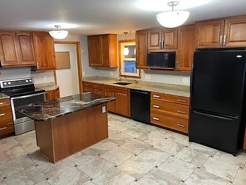 3 bed, 1250 sqft, $2,540 — Photo 2