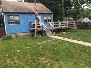 156 Coates Ave N, Holbrook, NY 11741