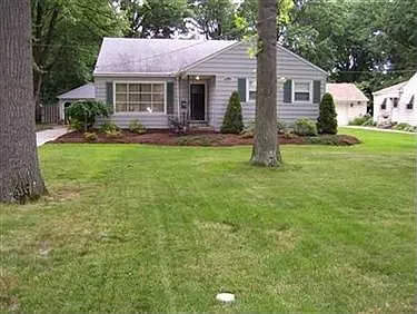 24330 Westwood Rd photo 1