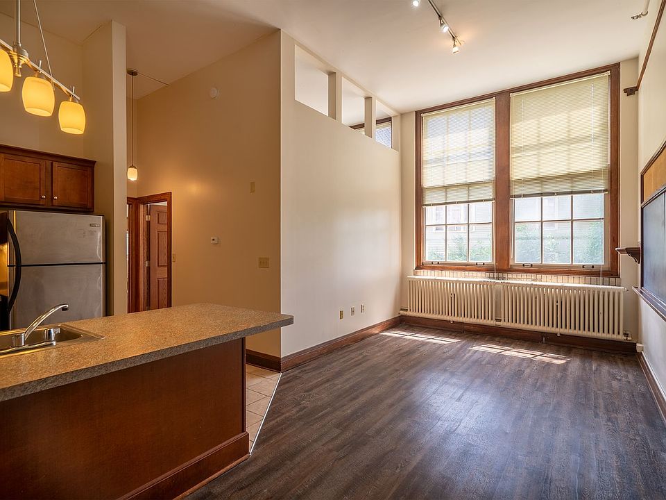 1st image of 257 Lafayette Ave APT 204