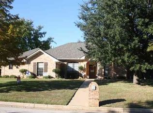 1221 Spring Branch Dr, Tyler, TX 75703