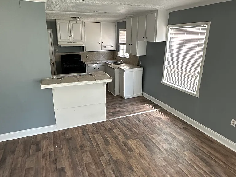 2920 Greenwood Ave — Photo 2