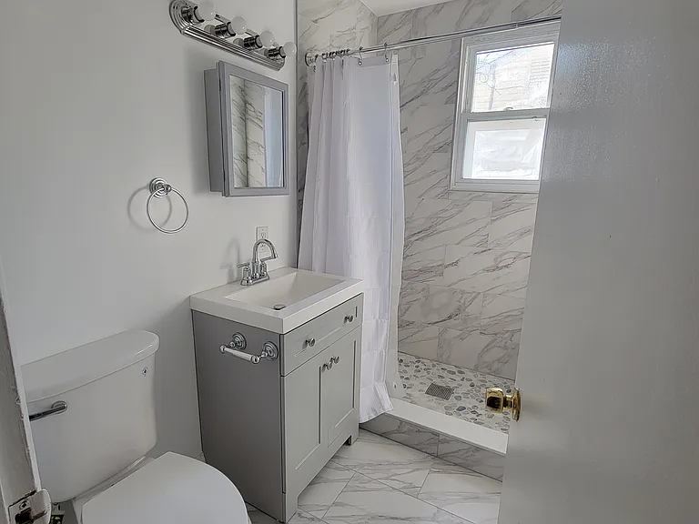 3902 Elmwood Dr — Photo 8