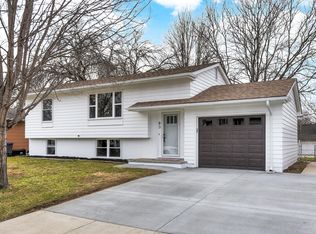 83 Wenwood Cir, Council Bluffs, IA 51503
