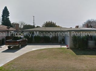 447 W Oak Ave, Porterville, CA 93257