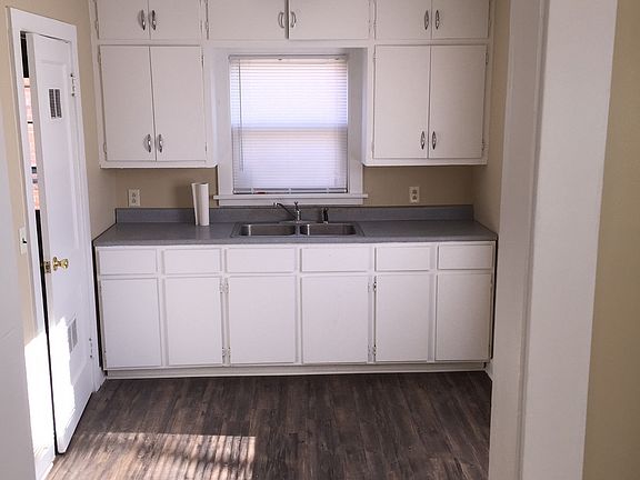 4th image of 457 W. Washington St.