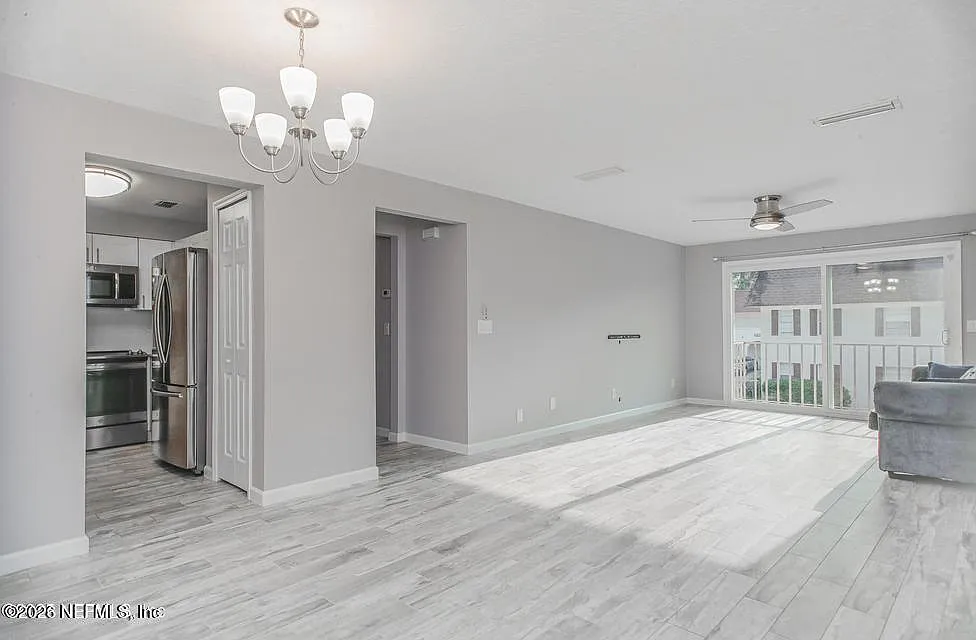 3 bed, 2.0 bath, 1180 sqft, $1,400 — Photo 2