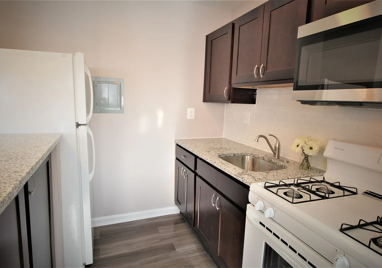814 Nat Ct — Photo 4