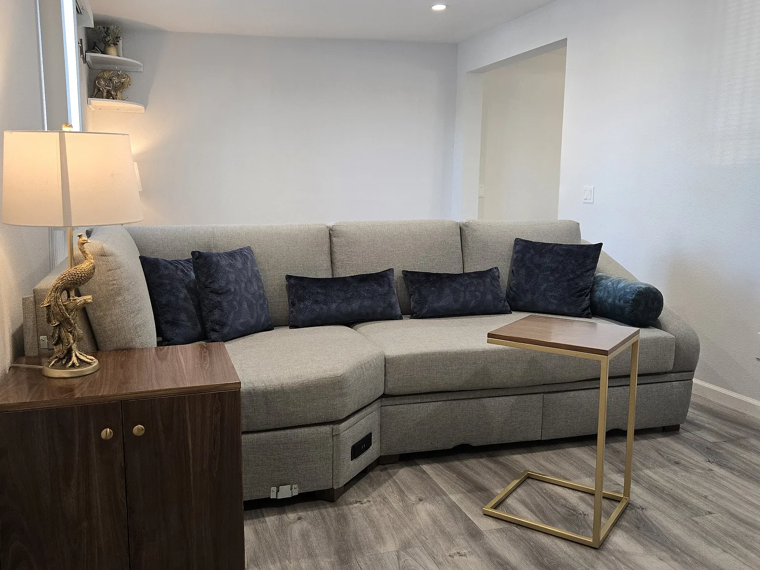 Studio, 500 sqft, $2,200 — Photo 3