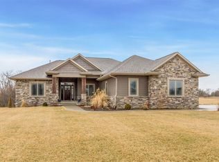 1336 Spring Ridge Ct NE, Swisher, IA 52338