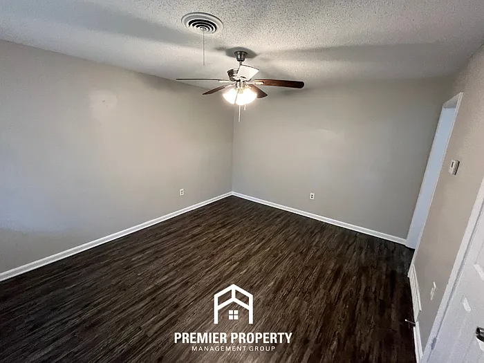 3165 Mackham Ave — Photo 3