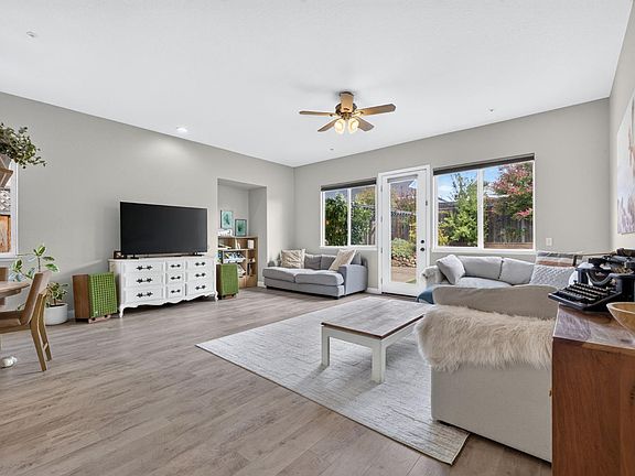 5th image of 458 Muscat Drive