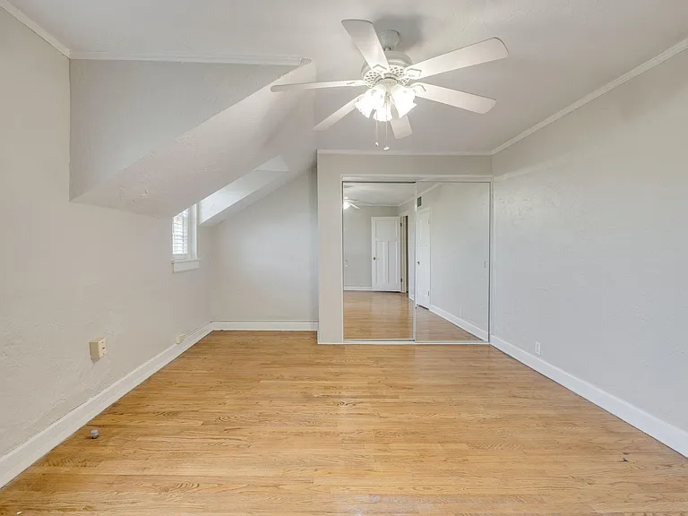 2516 N Hudson Ave #201 — Photo 24