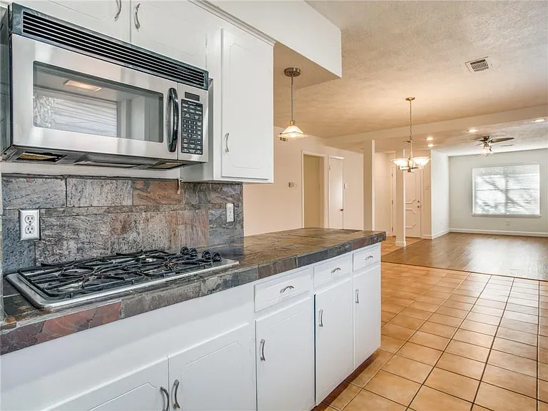 2727 Alco Ave — Photo 4