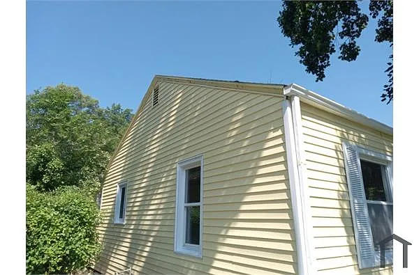 Building Photo - 1637 Huey St