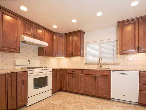 2nd image of 2966 Lake Chabot Ln