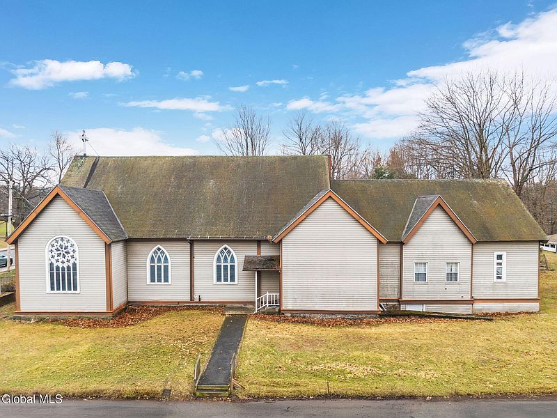 4th image of 12 Woodbridge Avenue