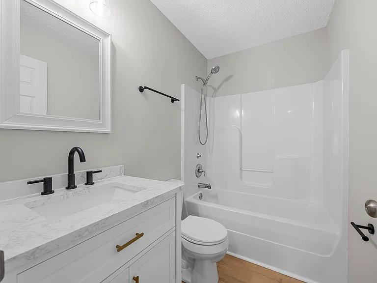 1012 Chesterfield Dr — Photo 23