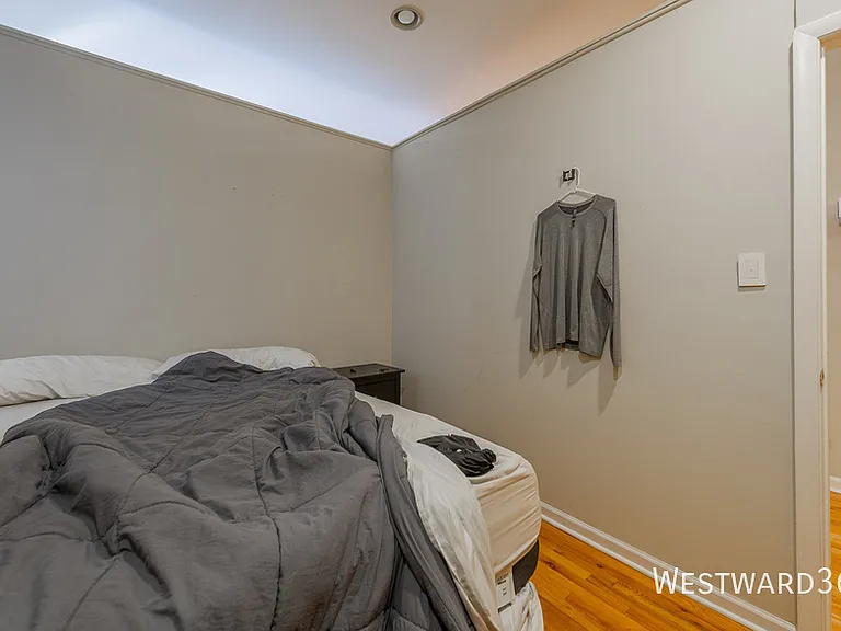 1114 W Hubbard St #2F — Photo 13