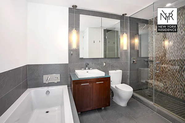 Sold by New York Residence | media 28