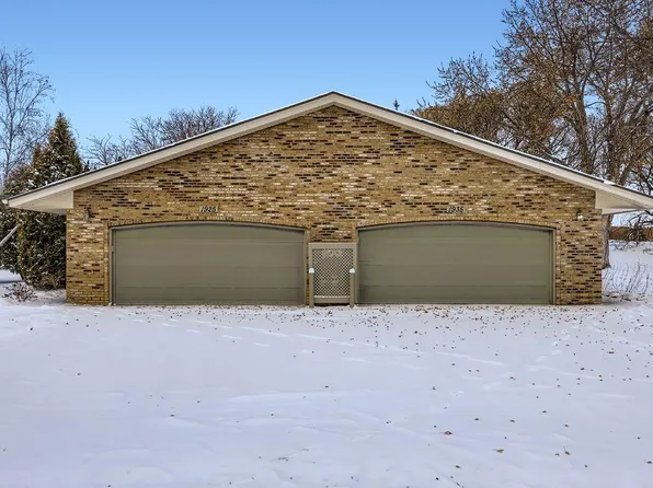 1935 Harbor Ln N, Plymouth, MN 55447