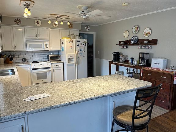 5th image of 334 Little Knob Rd