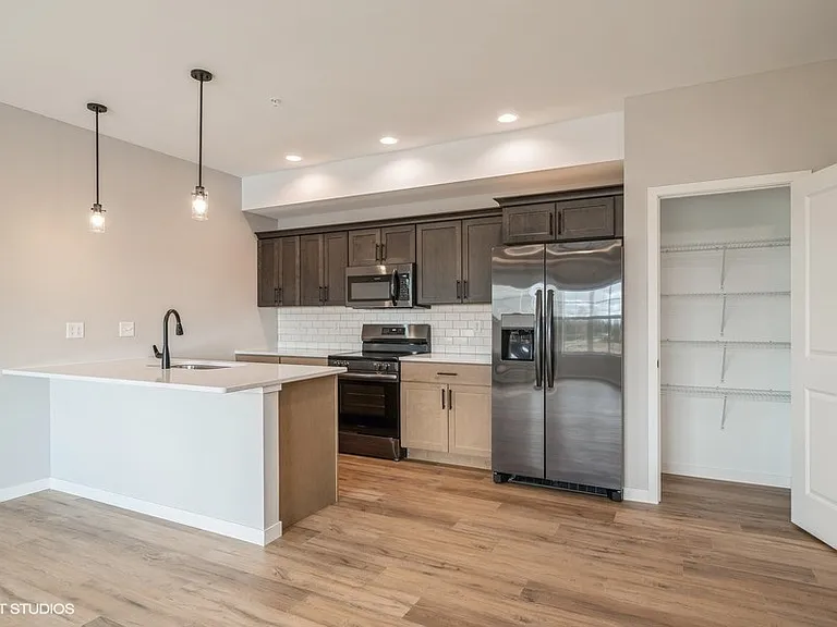 Rookwood Commons — Photo 2