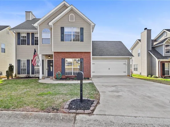 202 Turtle Pointe Dr, Carrollton, GA 30116