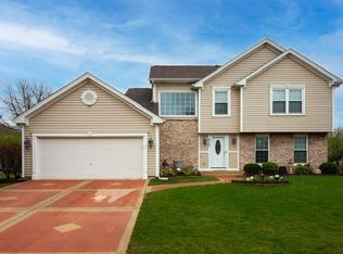 215 Brittany Trl, Elgin, IL 60120