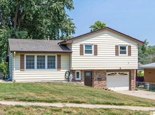 7718 Vernon Ave, Omaha, NE 68134