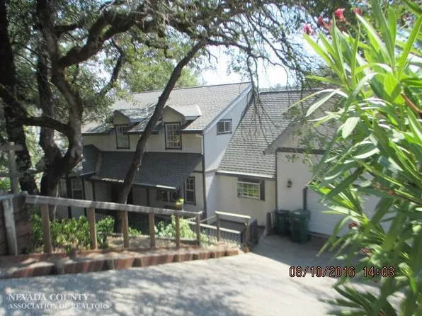 11816 Warbler Way, Penn Valley, CA 95946