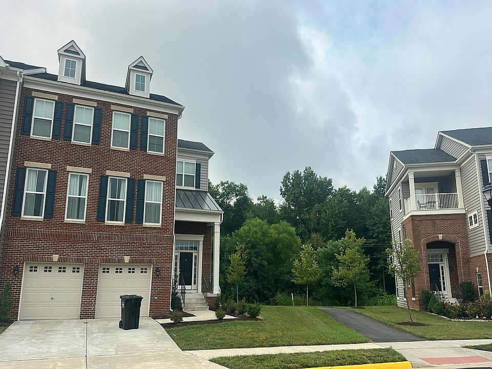 1st image of 42647 Oak Park Sq
