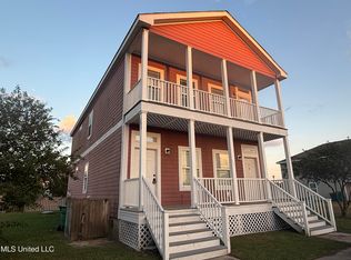 2000A Magazine St, Ocean Springs, MS 39564