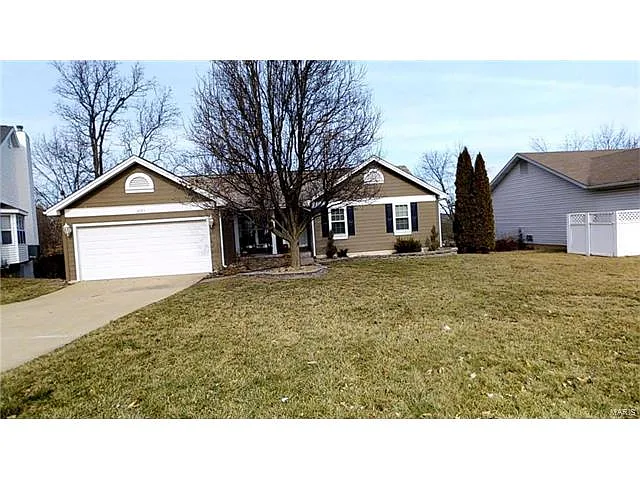 3723 Summit Dr photo 1