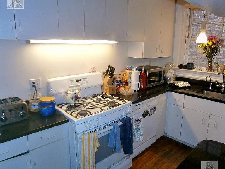 174 Winthrop Rd #2 — Photo 4