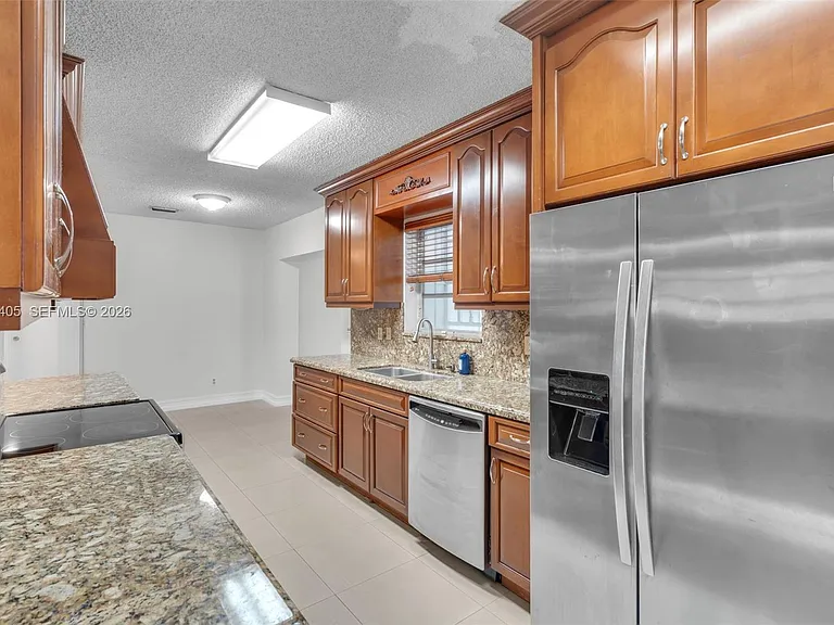 5560 W 6th Ave — Photo 11