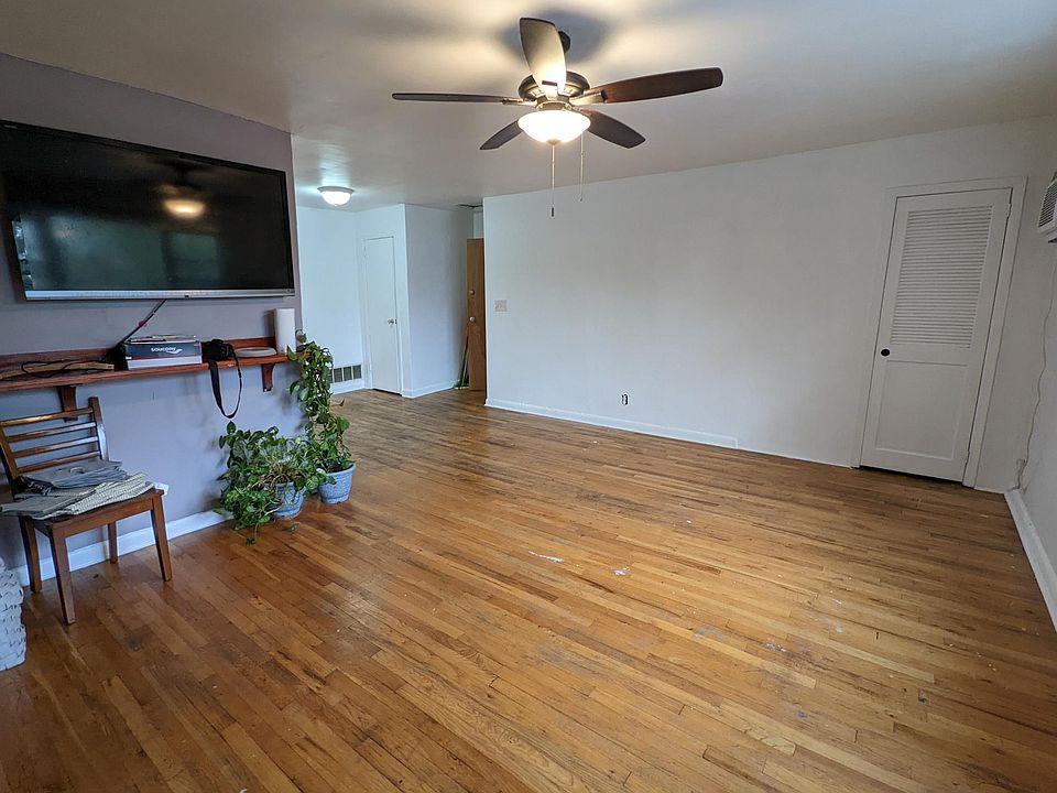 1st image of 2825 Collis Pl Floor 2