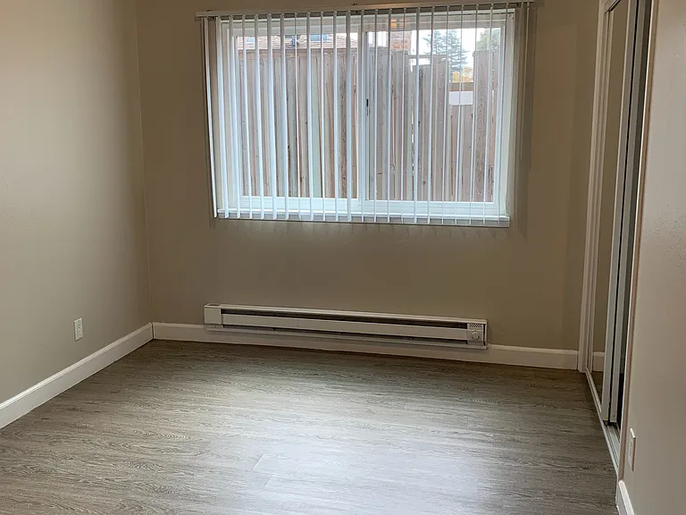 70 Lodato Ave — Photo 6