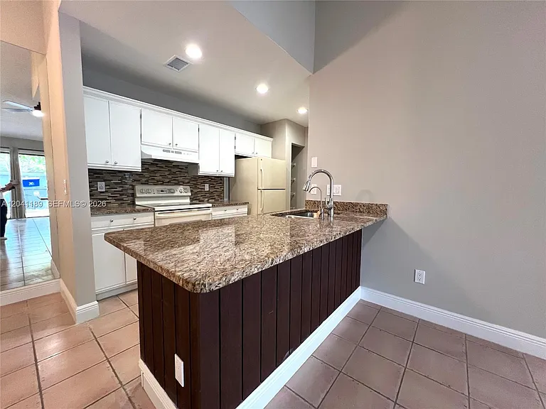 1077 Goldenrod Rd #1077 — Photo 7