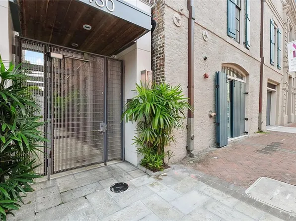 450 Julia St APT 3A, New Orleans, LA 70130