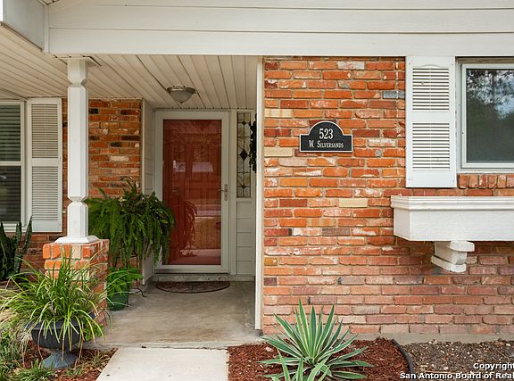 4th image of 523 W Silver Sands Dr